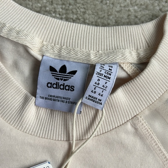 Adidas tshirt - Picture 6 of 7